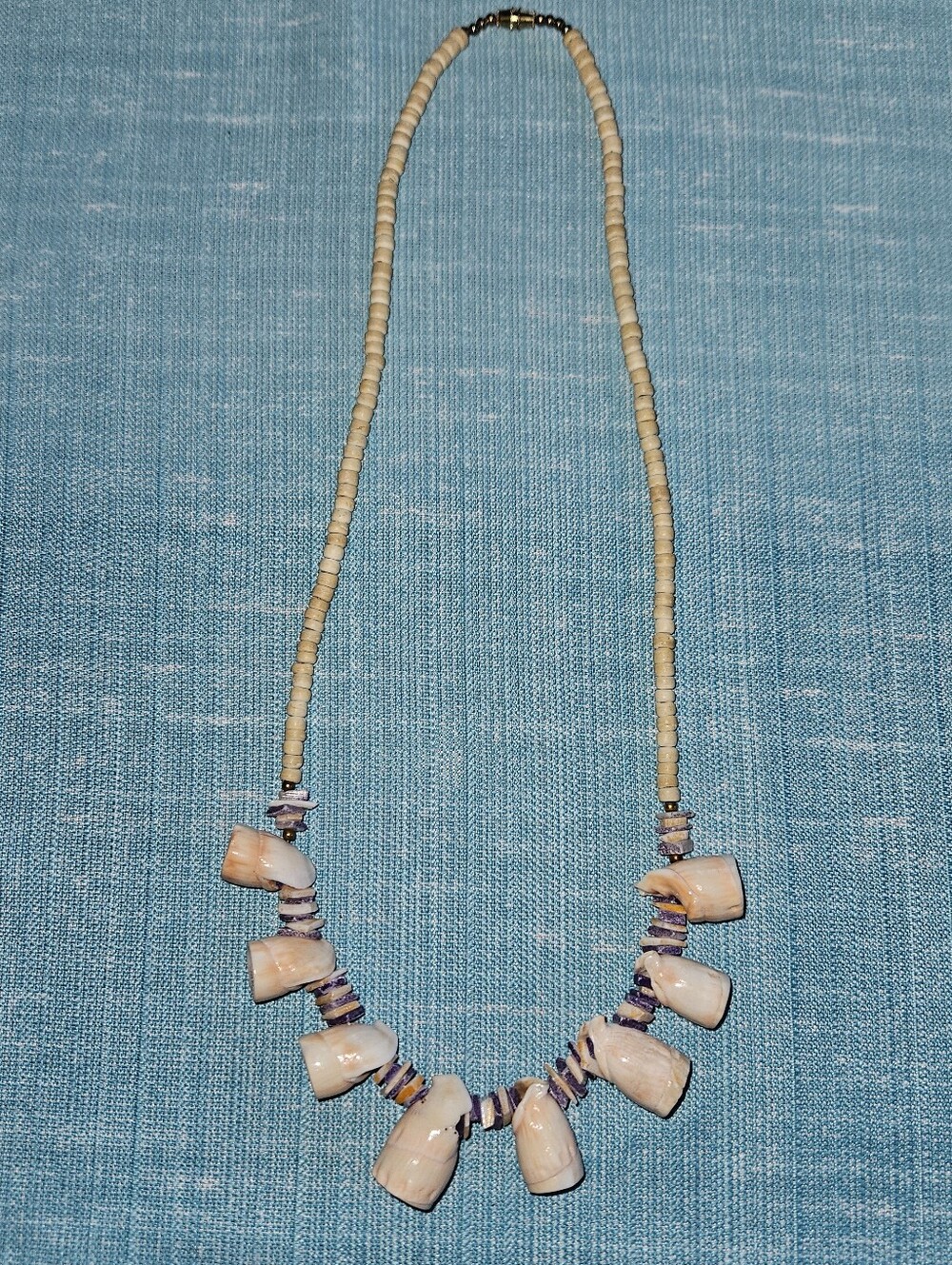 Shell Necklace With Barrel Clasp